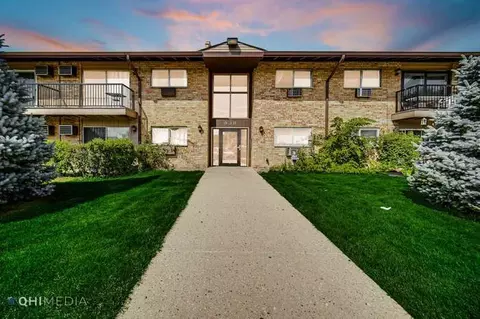 838 E Old Willow Rd #106, Prospect Heights, IL 60070