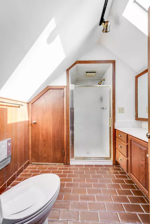 Bath - 850 Happ Rd, Northfield, IL 60093 photo 3 of 3