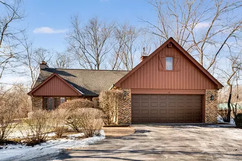 850 Happ Rd, Northfield, IL 60093