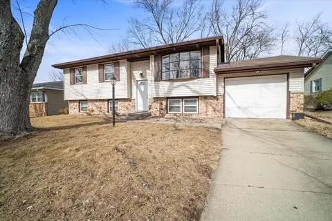1802 Truman Dr, Normal, IL 61761