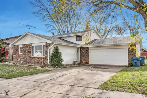 1324 Dove Ct, Bradley, IL 60915