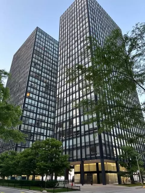 880 N Lake Shore Dr #3H, Chicago, IL 60611