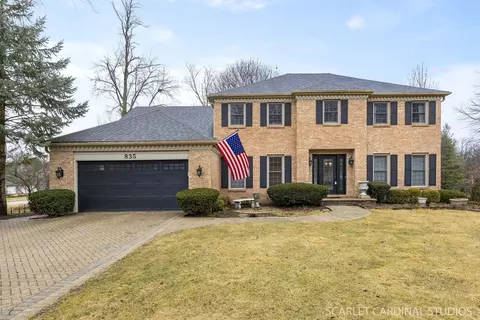 835 Woodbine Ct, Naperville, IL 60540