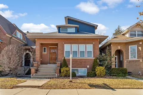 5724 N Sacramento Ave, Chicago, IL 60659