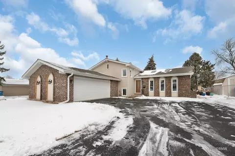 1670 W Rampart Rd, Addison, IL 60101