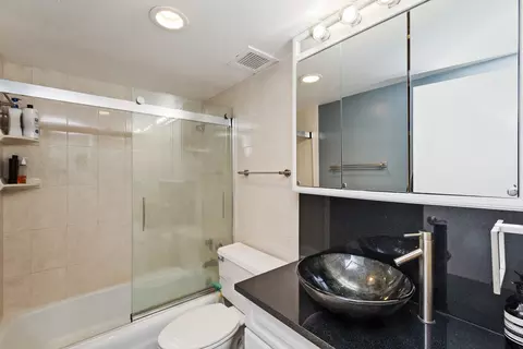 Bath - 175 E Delaware Pl #5303, Chicago, IL 60611 photo 1 of 1