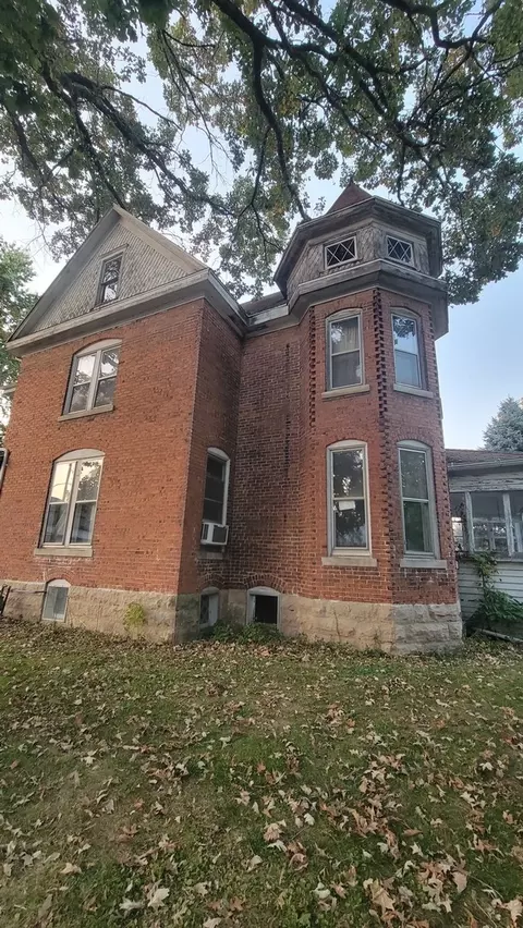 505 Paddock Ave, Ashton, IL 61006 photo 4