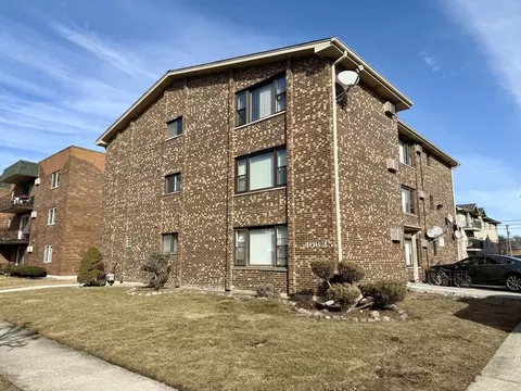 10625 Parkside Ave #8, Chicago Ridge, IL 60415
