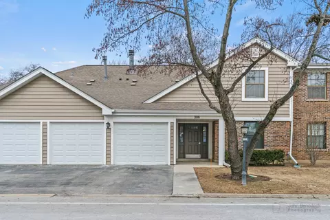 386 Lambert Dr #D1, Schaumburg, IL 60193