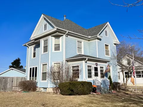 203 N Jefferson St, Flanagan, IL 61740