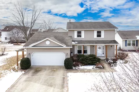 4 Ashford Ct, Bloomington, IL 61705