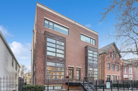 2233 W Lyndale St #A, Chicago, IL 60647