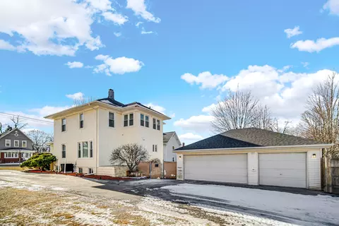 Exterior - 324 E 18th St, Lockport, IL 60441 photo 3 of 8