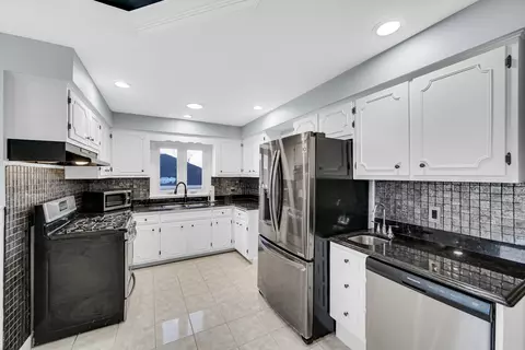Kitchen - 324 E 18th St, Lockport, IL 60441 photo 3 of 3