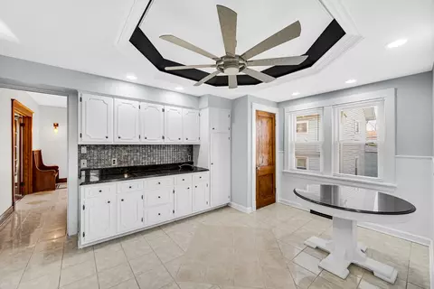 Entry Way - 324 E 18th St, Lockport, IL 60441 photo 1 of 2