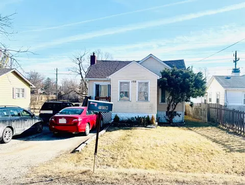 105 W Hawthorne Dr, Round Lake Beach, IL 60073