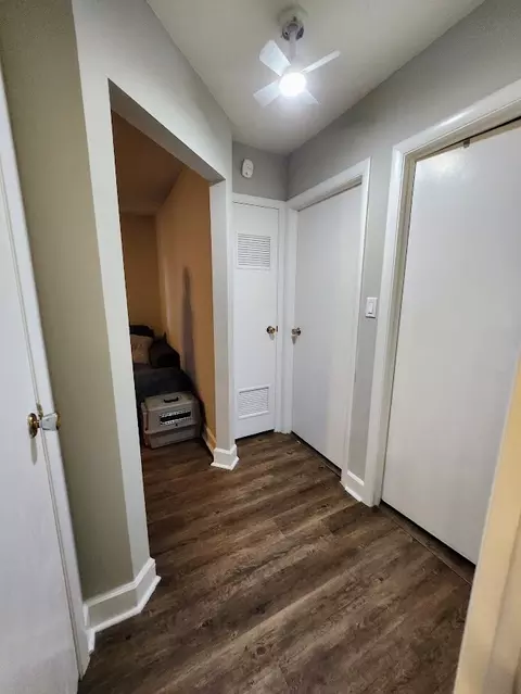 Entry Way - 4611 Ashley Dr, Mchenry, IL 60050 photo 2 of 3