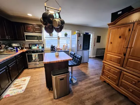 Kitchen - 4611 Ashley Dr, Mchenry, IL 60050 photo 2 of 2