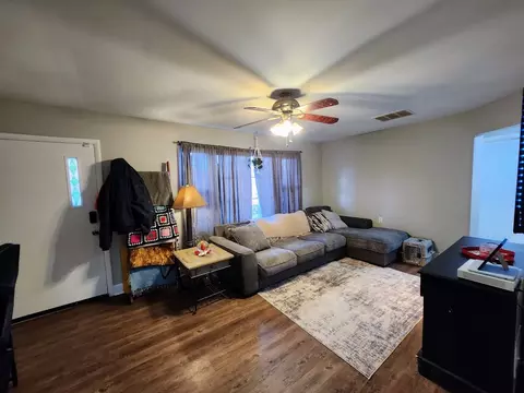 Living - 4611 Ashley Dr, Mchenry, IL 60050 photo 2 of 2