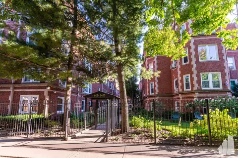 1415 W Farwell Ave #B2, Chicago, IL 60626