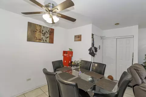 Dining - 705 Heritage Dr #112, Hoffman Estates, IL 60169 photo 1 of 2
