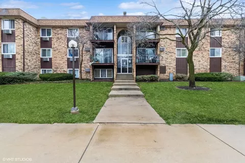 705 Heritage Dr #112, Hoffman Estates, IL 60169