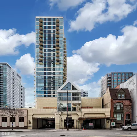 1212 N Lasalle St #1705, Chicago, IL 60610
