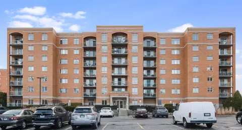 6807 N Milwaukee Ave #709, Niles, IL 60714