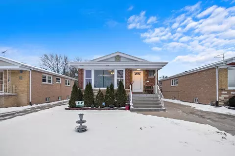 8917 S Albany Ave, Evergreen Park, IL 60805