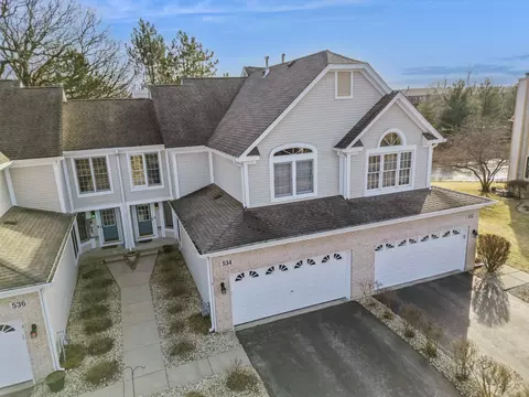 534 Harlowe Ln, Naperville, IL 60565