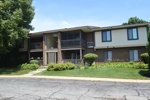 562 Somerset Ln #7, Crystal Lake, IL 60014