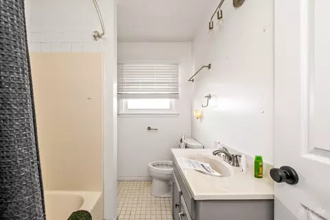 4706 Howard St, Mchenry, IL 60051 photo 7