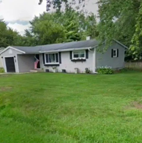 4706 Howard St, Mchenry, IL 60051 photo 2