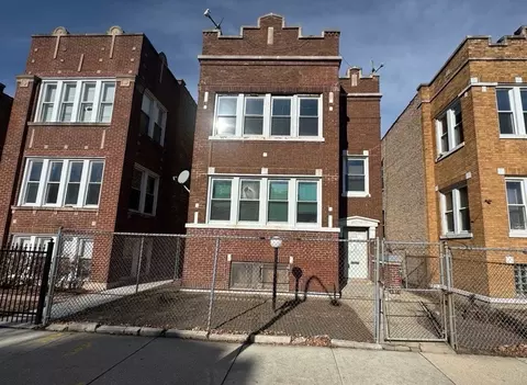 5518 W Congress Pkwy, Chicago, IL 60644
