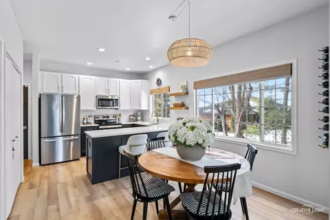 1302 Dancing Bear Ln, Elgin, IL 60120 photo 11