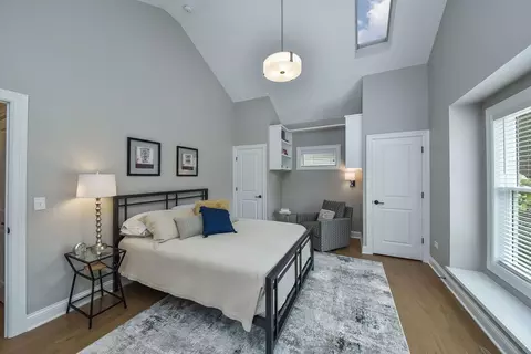 Bedroom - 436 E Hillside Rd, Naperville, IL 60540 photo 2 of 3