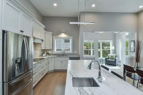 Kitchen - 436 E Hillside Rd, Naperville, IL 60540 photo 3 of 6