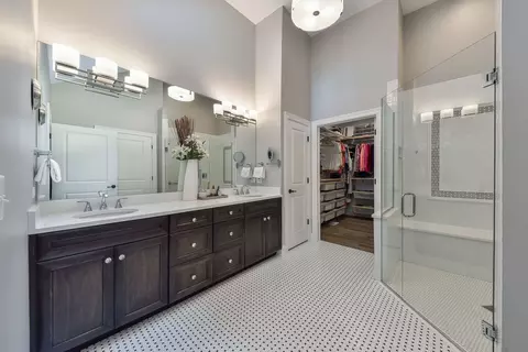 Bath - 436 E Hillside Rd, Naperville, IL 60540 photo 1 of 4