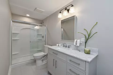 Bath - 436 E Hillside Rd, Naperville, IL 60540 photo 4 of 4
