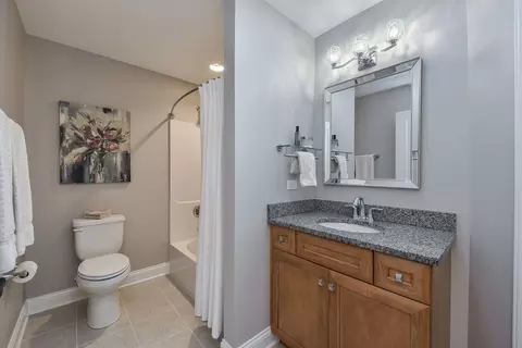 Bath - 436 E Hillside Rd, Naperville, IL 60540 photo 3 of 4