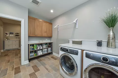 Other - 436 E Hillside Rd, Naperville, IL 60540 photo 4 of 16