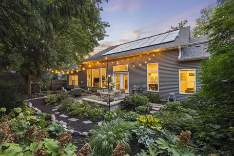 Exterior - 436 E Hillside Rd, Naperville, IL 60540 photo 7 of 8
