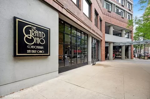 211 E Ohio St #2420, Chicago, IL 60611