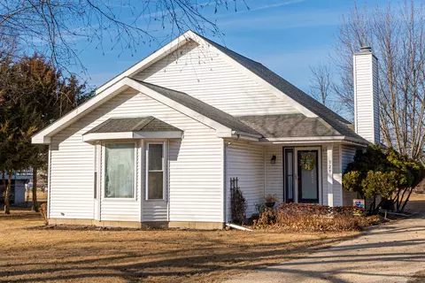 329 Old Mill Rd, Franklin Grove, IL 61031