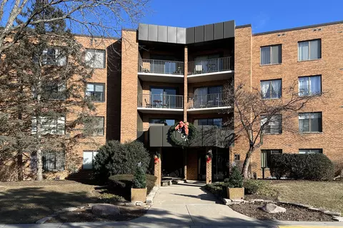 950 E Wilmette Rd #218, Palatine, IL 60074
