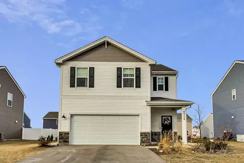 6906 Spruce Ct, Wonder Lake, IL 60097