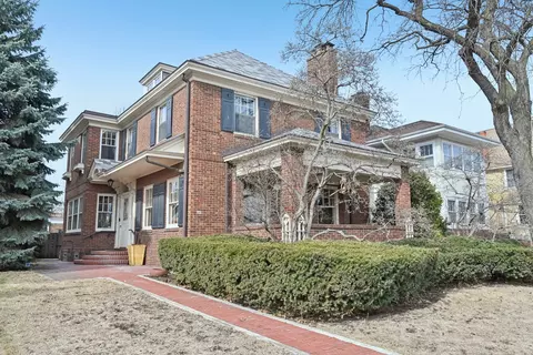 207 Linden Ave, Oak Park, IL 60302