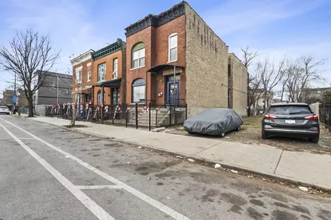 2722 W Jackson Blvd, Chicago, IL 60612