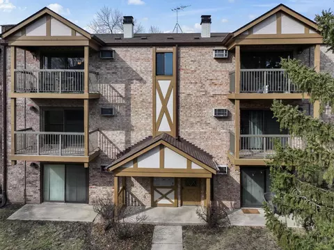 829 S Dwyer Ave #C, Arlington Heights, IL 60005