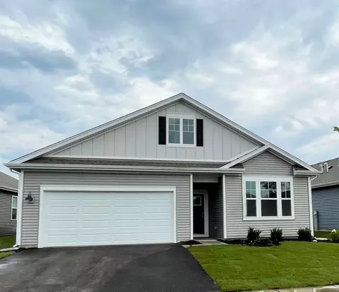 2524 Redwood Trl, Wonder Lake, IL 60097